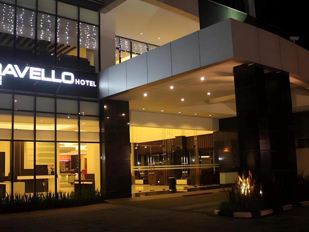 Travello Hotel Manado Exterior photo