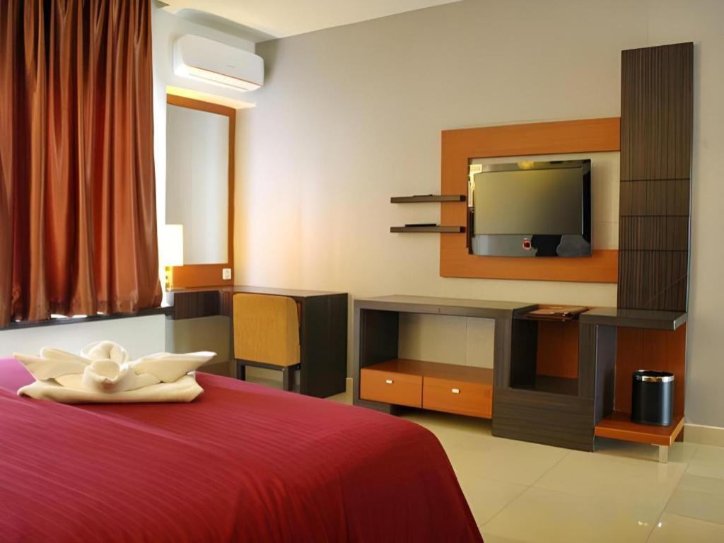 Travello Hotel Manado Exterior photo