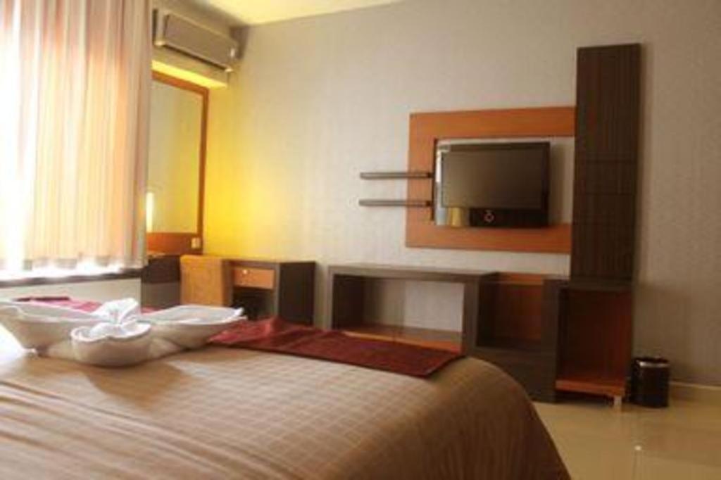 Travello Hotel Manado Exterior photo