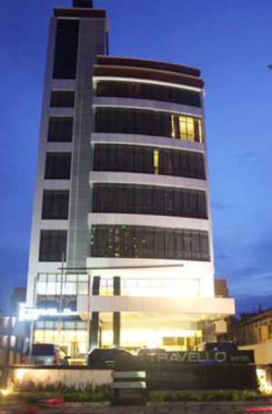 Travello Hotel Manado Exterior photo